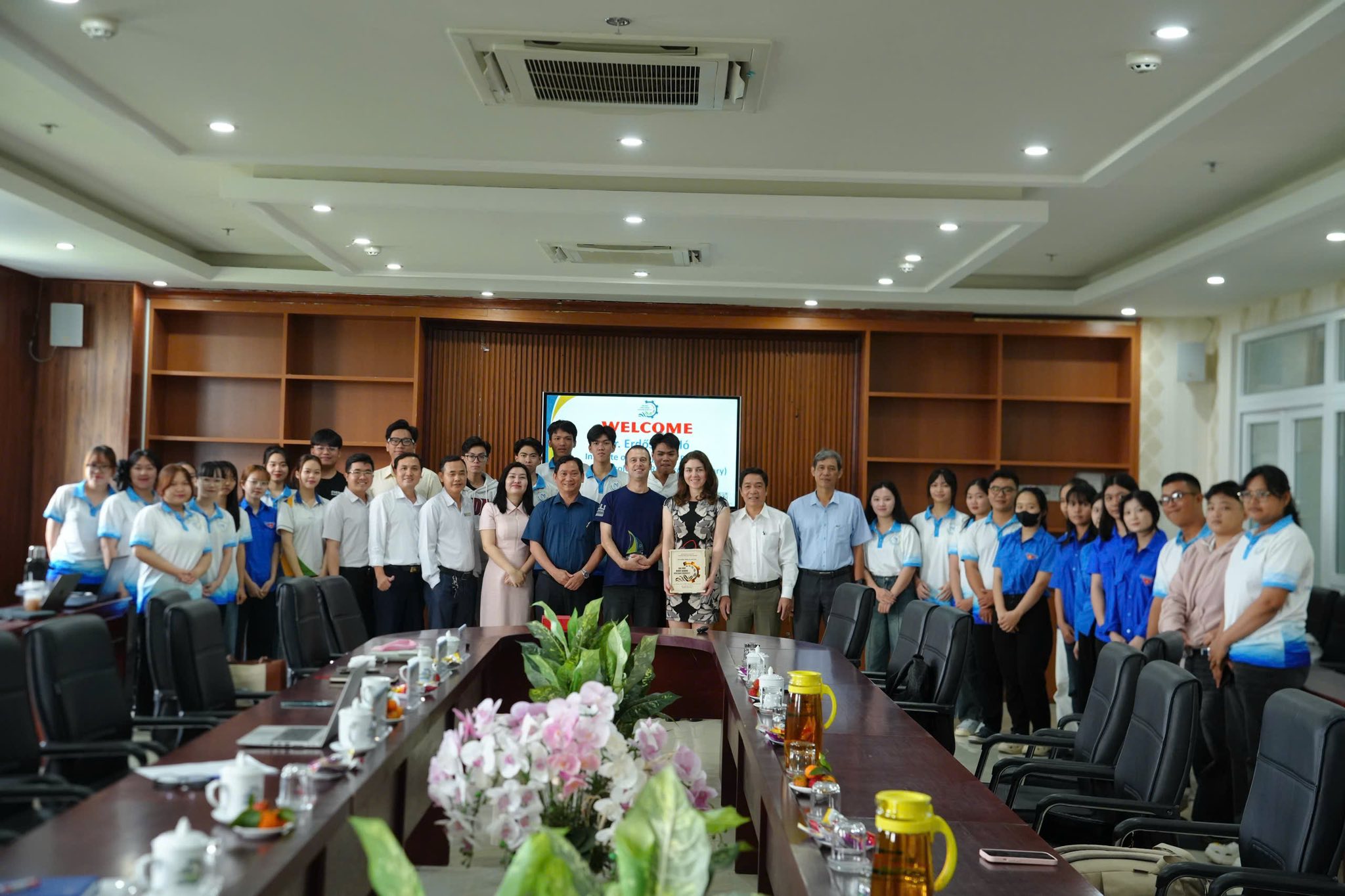 Giao lưu quốc tế